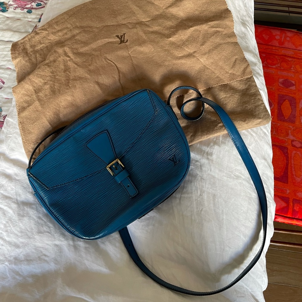 Louis Vuitton Jeune Fille Shoulder Bag Epi Leather